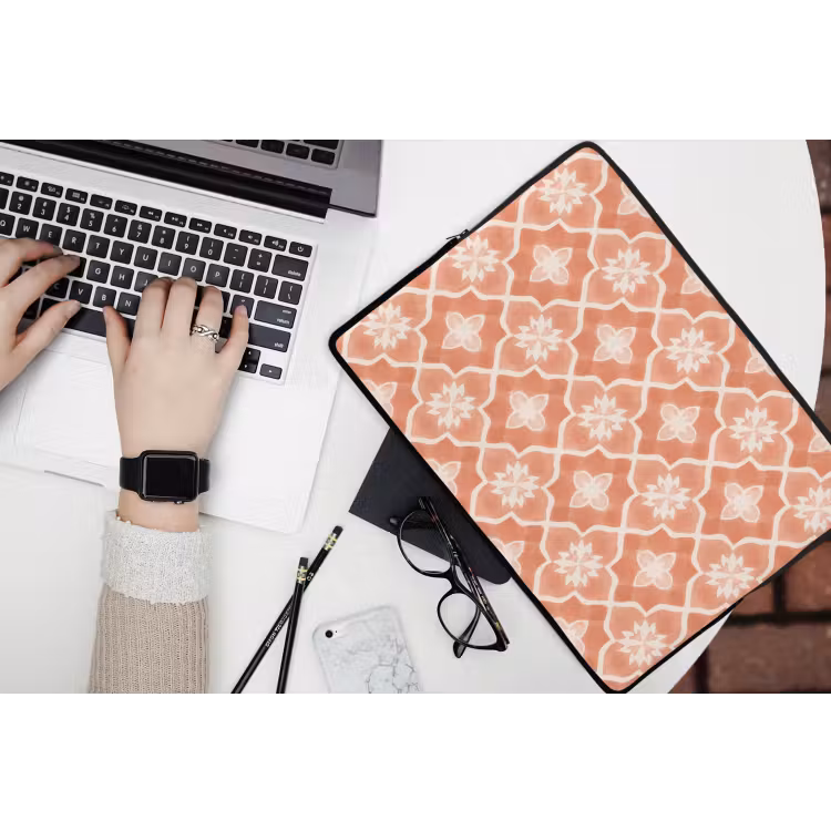 Laptophoes - Tegelpatroon - Arabesk - Vintage - Terracotta — 3