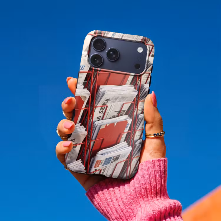 Telefoonhoesje Toughcase - Kranten - Rek - Stedelijk - Dagelijks leven - Rood — 2
