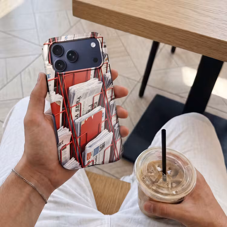 Telefoonhoesje Toughcase - Kranten - Rek - Stedelijk - Dagelijks leven - Rood — 4