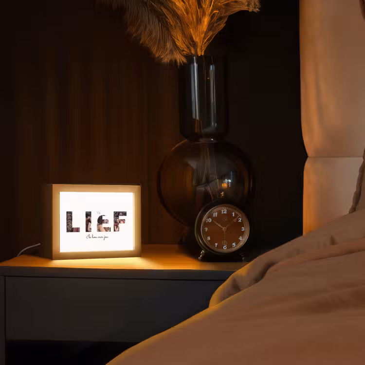 Gepersonaliseerde Lightbox - Lief - Lettercollage — 2