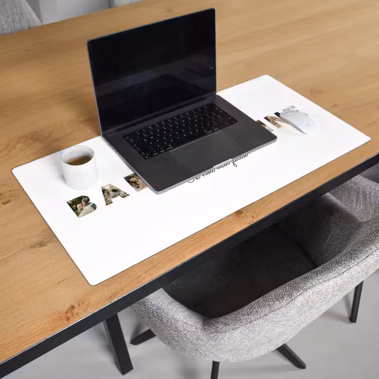 Gepersonaliseerde bureau onderlegger - Baba & Anne - Lettercollage — 3