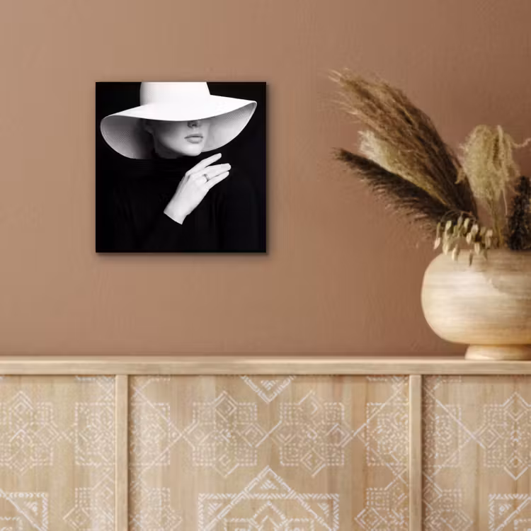 Aluminium schilderij - Vrouw - Hoed - Hand - Zwart - Wit - Klassiek — 5