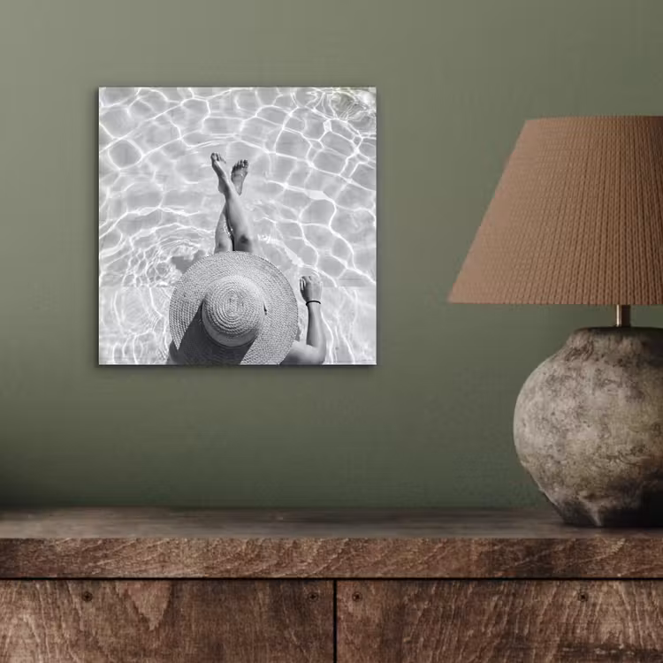 Aluminium schilderij - Zwembad - Hoed - Water - Zwart - Wit - Zomers — 3