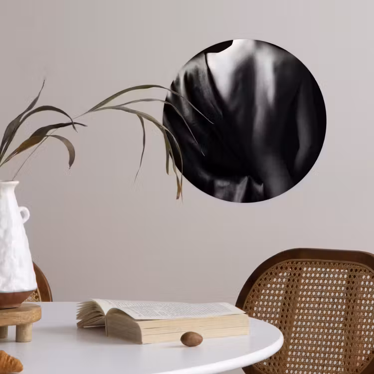 Behangcirkel - Schouder - Zijde - Rug - Zwart - Wit - Elegant — 4