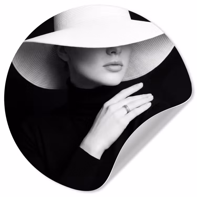 Behangcirkel - Vrouw - Hoed - Hand - Zwart - Wit - Klassiek — 1