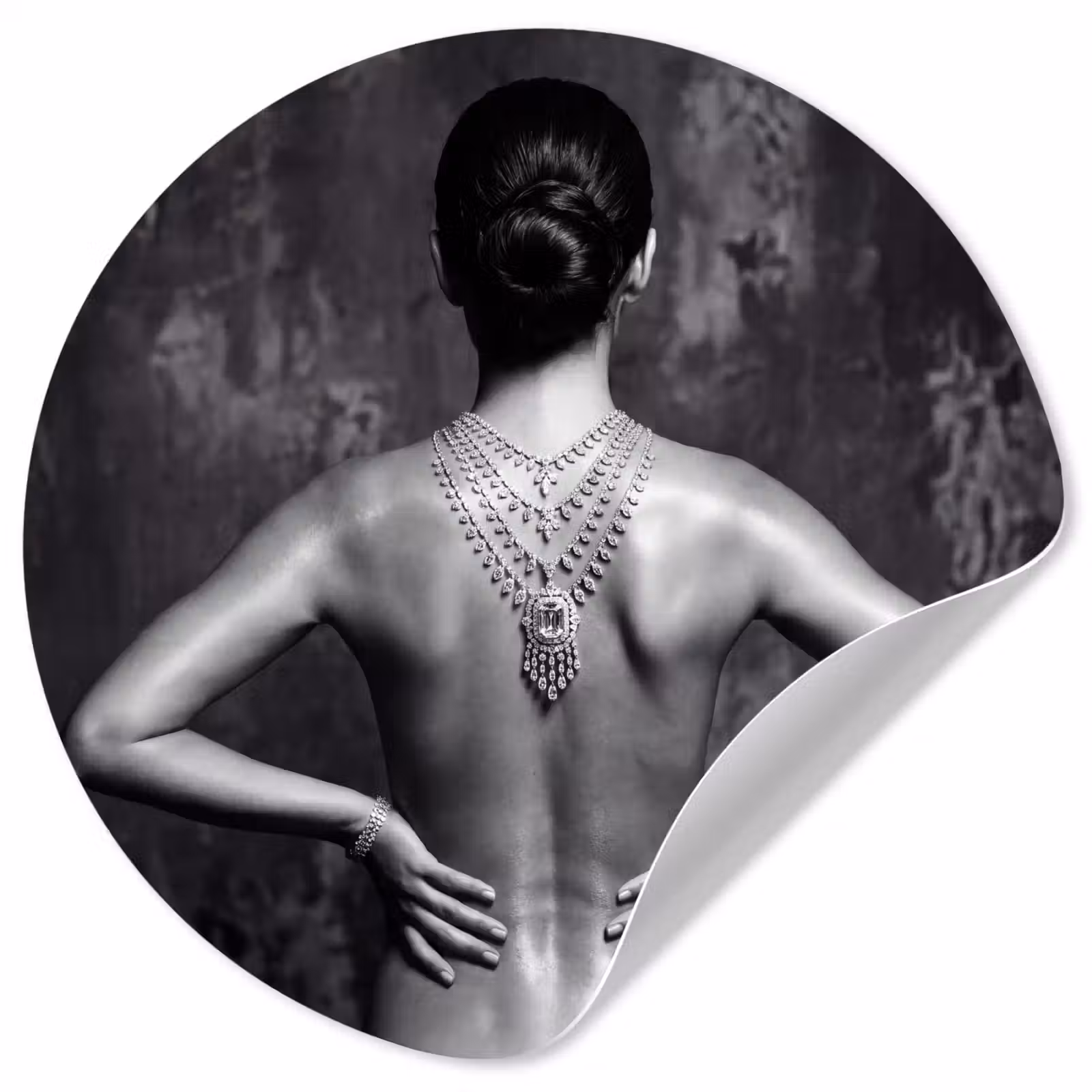 Behangcirkel - Rug - Ketting - Portret - Zwart - Wit - Glamour — 1