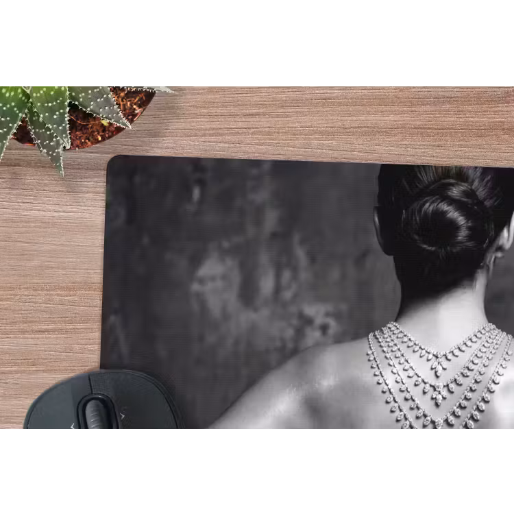 Muismat - Rug - Ketting - Portret - Zwart - Wit - Glamour — 4
