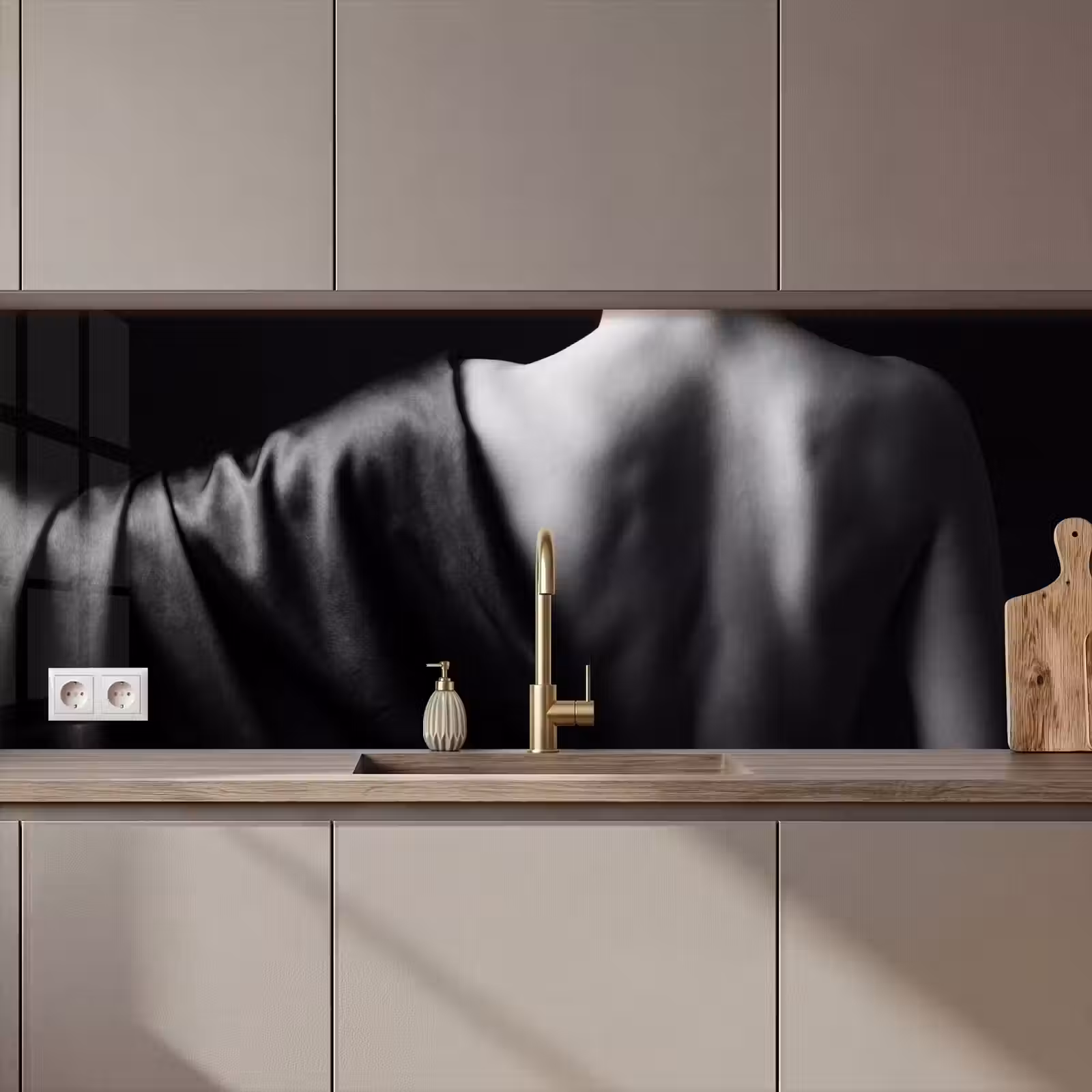 Keuken achterwand - Schouder - Zijde - Rug - Zwart - Wit - Elegant — 1