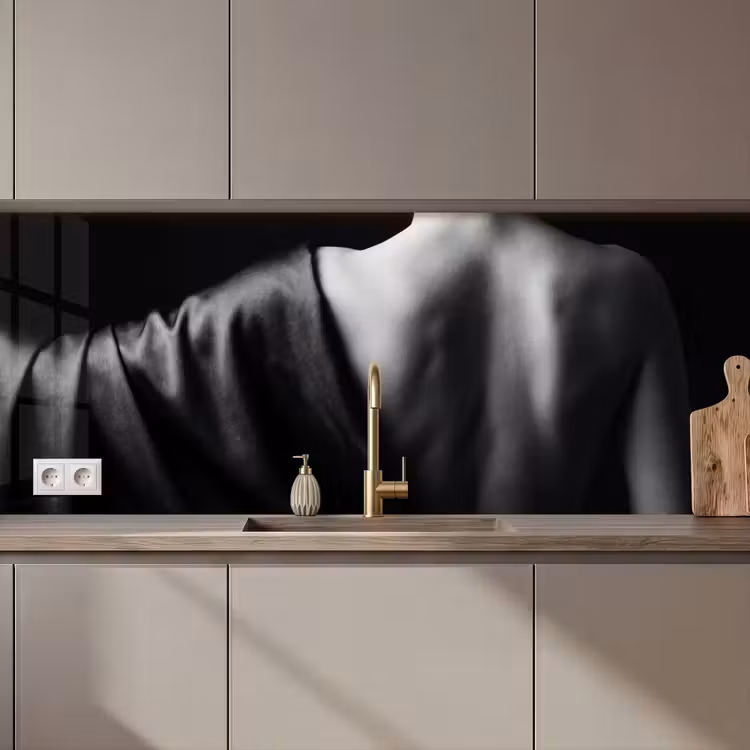 Keuken achterwand - Schouder - Zijde - Rug - Zwart - Wit - Elegant — 1