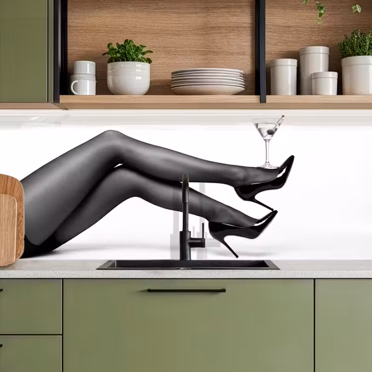 Keuken achterwand - Benen - Hakken - Glas - Zwart - Wit - Speels — 5