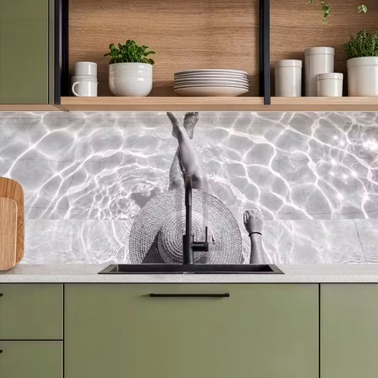 Keuken achterwand - Zwembad - Hoed - Water - Zwart - Wit - Zomers — 5
