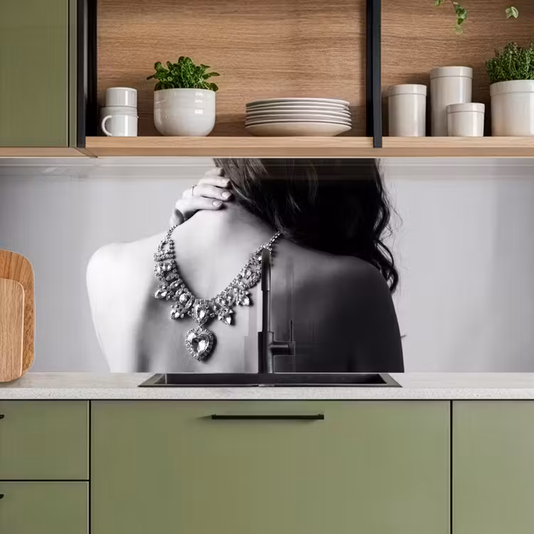Keuken achterwand - Vrouw - Ketting - Fashion - Zwart - Wit — 5