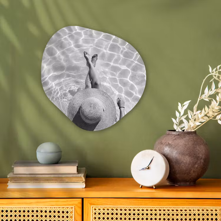 Organisch schilderij - Forex - Zwembad - Hoed - Water - Zwart - Wit - Zomers — 2