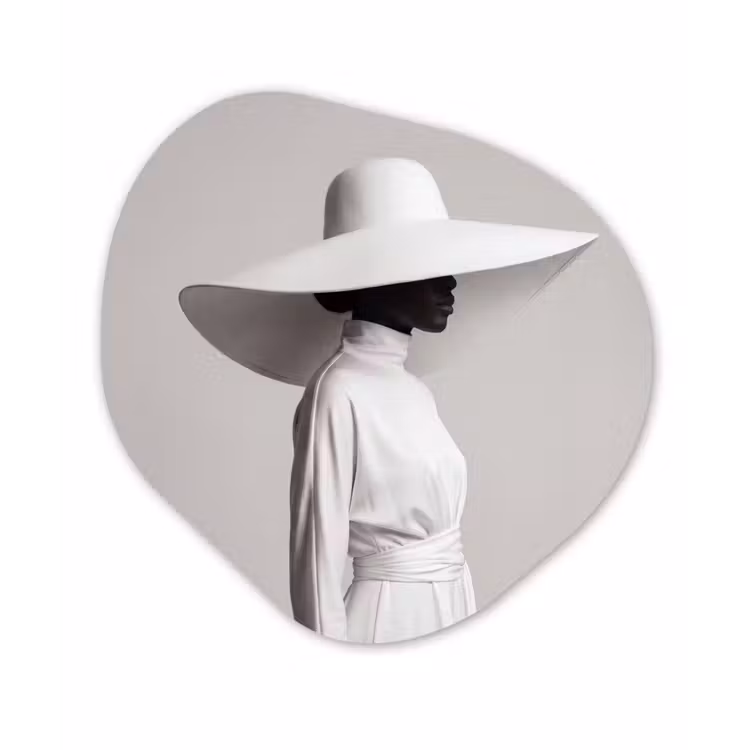 Organisch schilderij - Forex - Vrouw - Profiel - Hoed - Zwart - Wit - Minimalistisch — 1