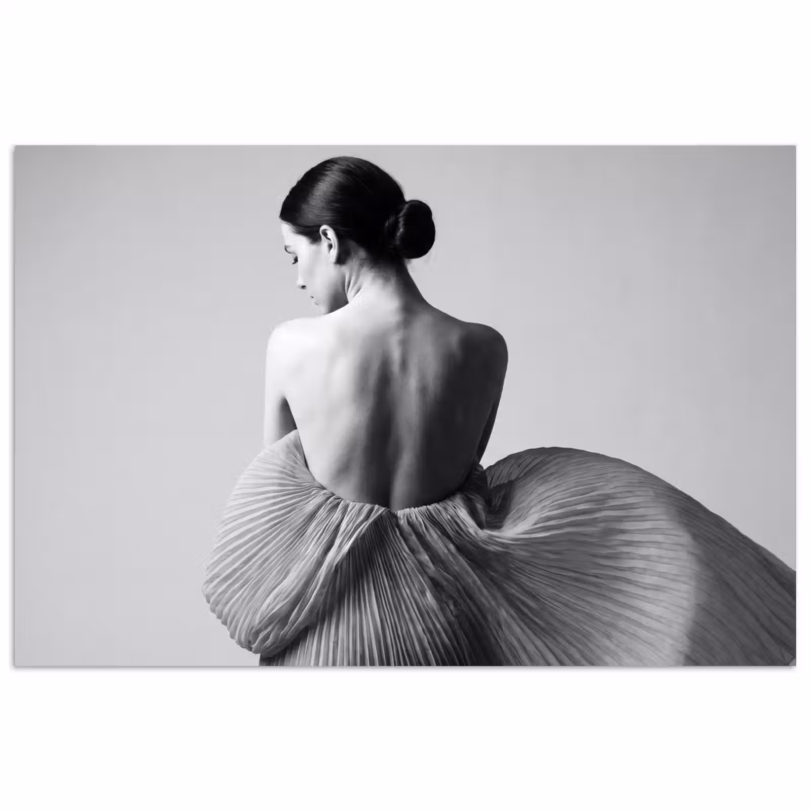 Poster - Vrouw - Rug - Textuur - Zwart - Wit - Elegant — 1