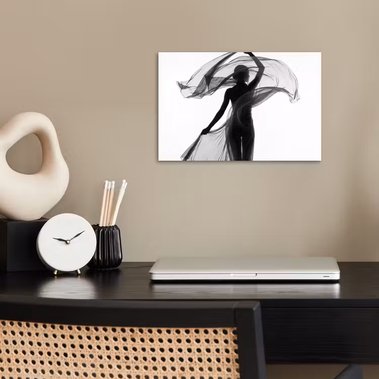 Poster - Vrouw - Sluier - Portret - Zwart - Wit - Artistiek — 2