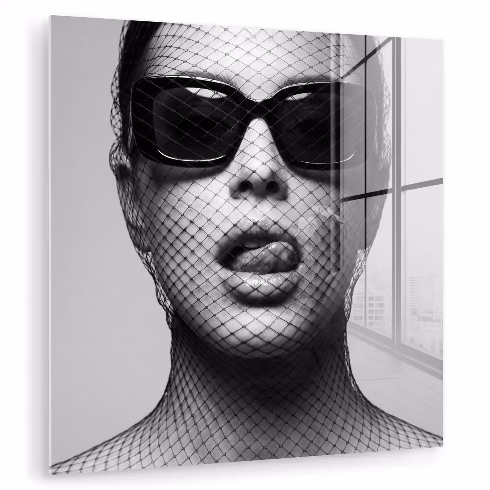 Glas schilderij - Vrouw - Net - Mysterieus - Zwart - Wit — 1