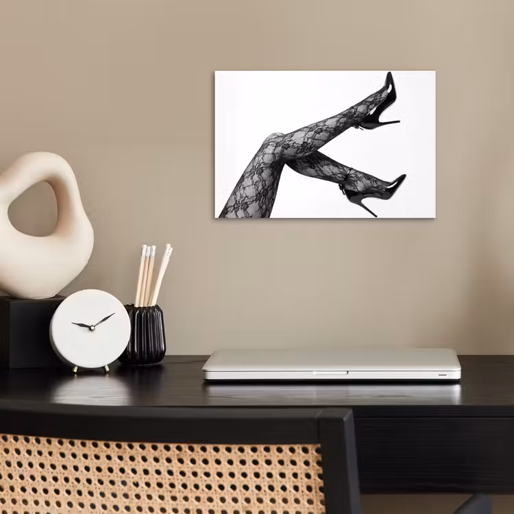 Poster - Benen - Kant - Hakken - Zwart - Wit - Uitdagend — 2