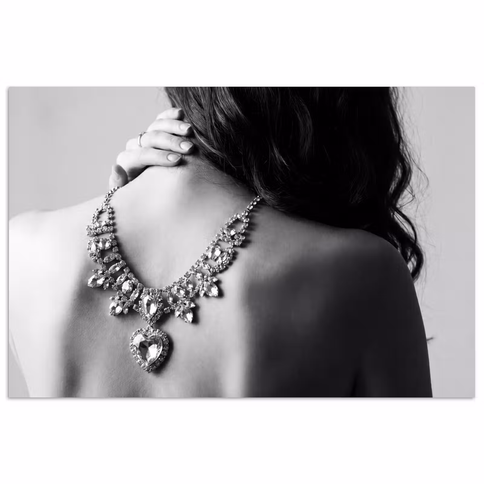 Poster - Vrouw - Ketting - Fashion - Zwart - Wit — 1
