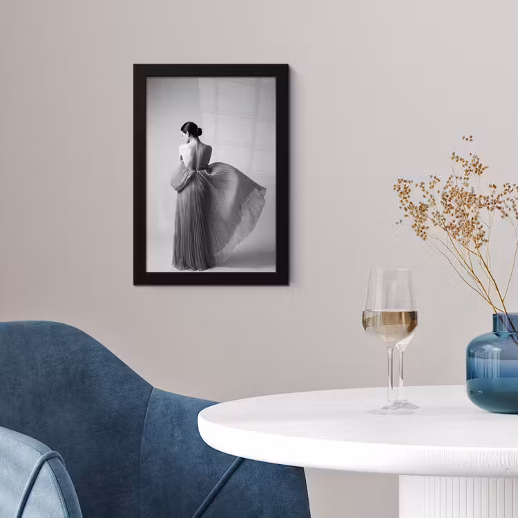 Poster met lijst - Vrouw - Rug - Textuur - Zwart - Wit - Elegant — 4