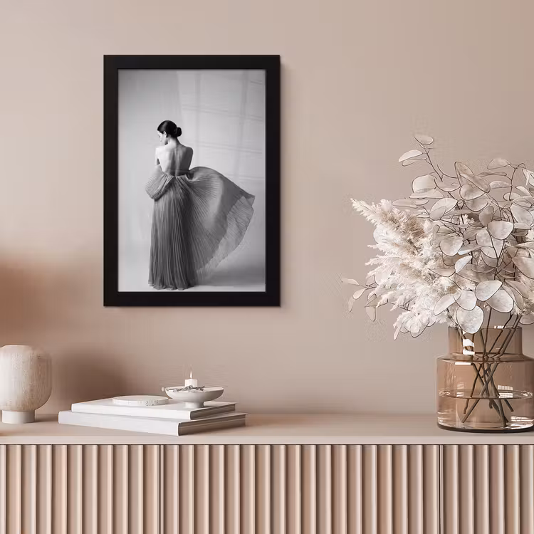 Poster met lijst - Vrouw - Rug - Textuur - Zwart - Wit - Elegant — 5