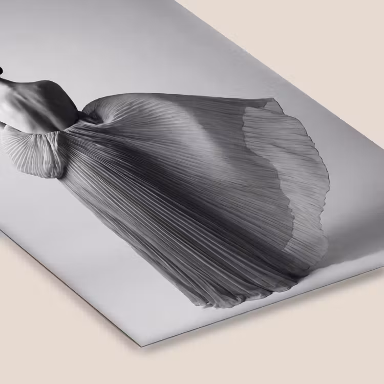 Poster met lijst - Vrouw - Rug - Textuur - Zwart - Wit - Elegant — 7