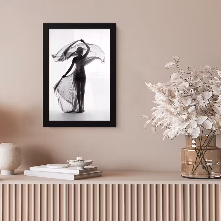 Poster met lijst - Vrouw - Sluier - Portret - Zwart - Wit - Artistiek — 5