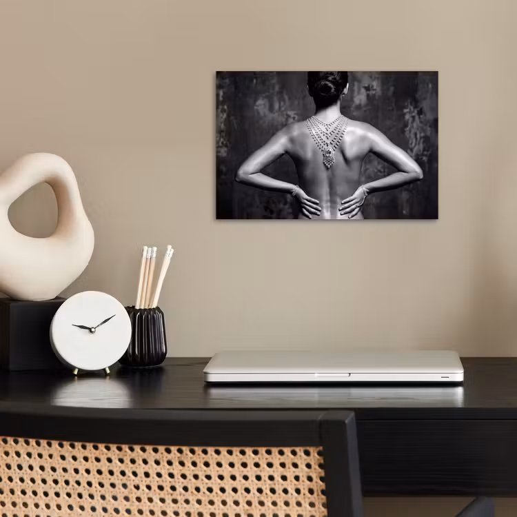 Poster - Rug - Ketting - Portret - Zwart - Wit - Glamour — 2