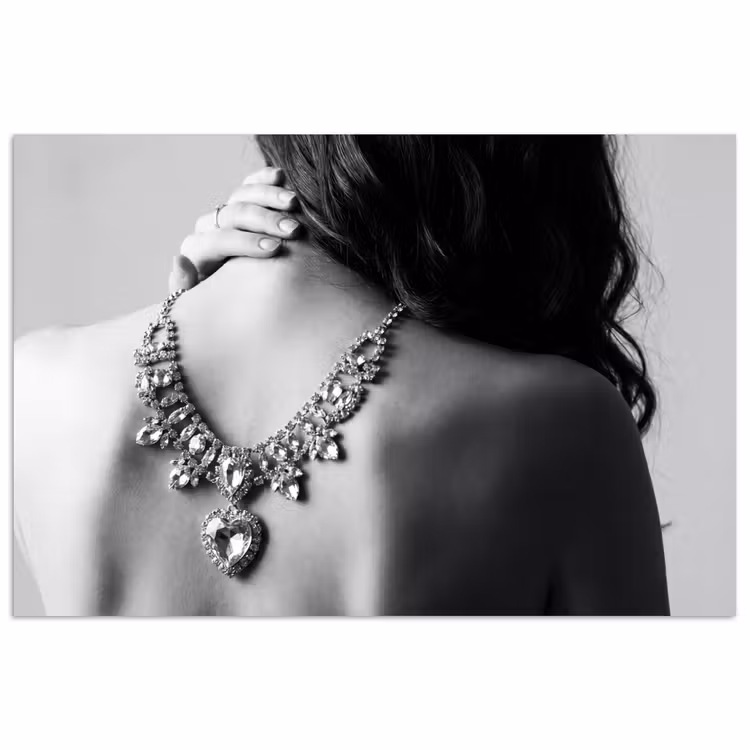 Poster - Vrouw - Ketting - Fashion - Zwart - Wit — 1