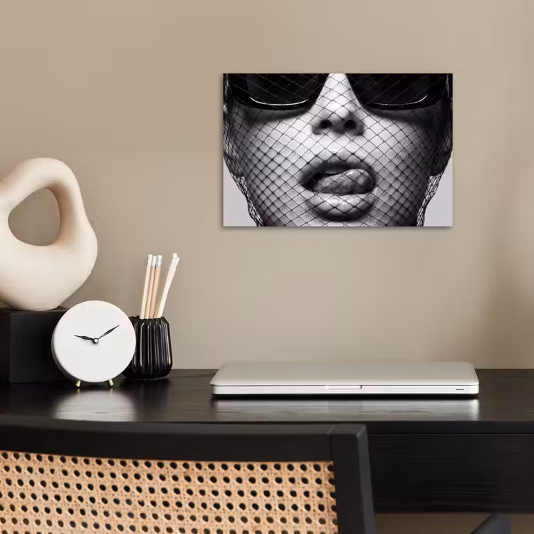 Poster - Vrouw - Net - Mysterieus - Zwart - Wit — 2