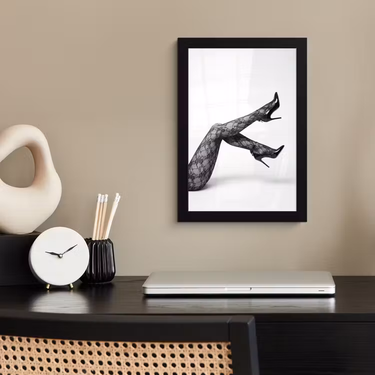 Poster met lijst - Benen - Kant - Hakken - Zwart - Wit - Uitdagend — 2