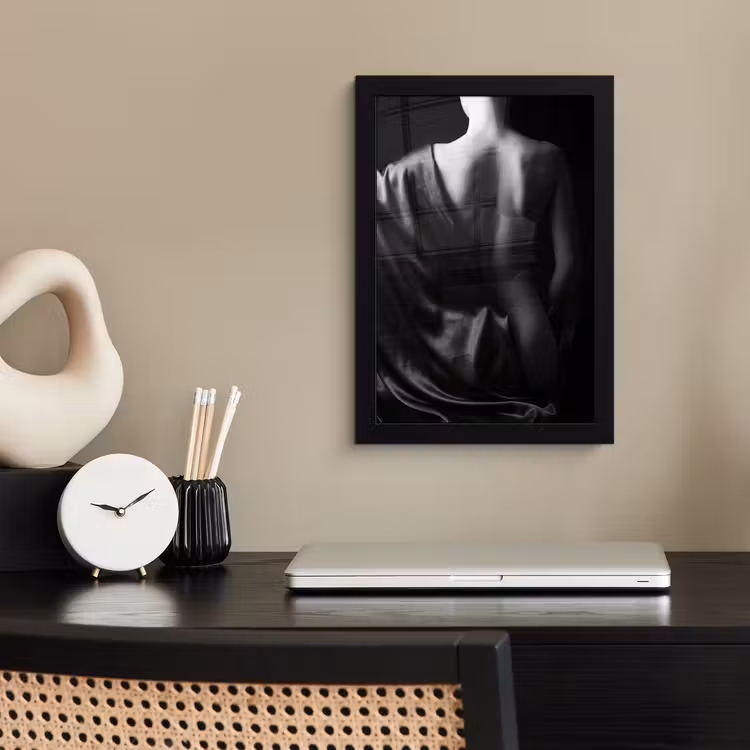 Poster met lijst - Schouder - Zijde - Rug - Zwart - Wit - Elegant — 2