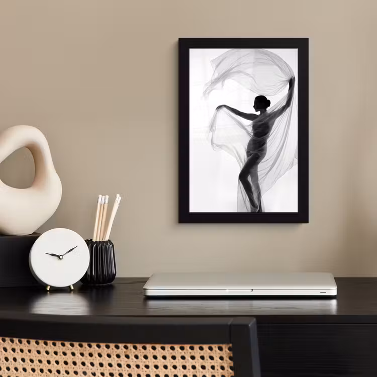 Poster met lijst - Silhouet - Sluier - Vormen - Zwart - Wit - Sensueel — 2