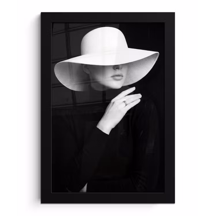 Poster met lijst - Vrouw - Hoed - Hand - Zwart - Wit - Klassiek — 1