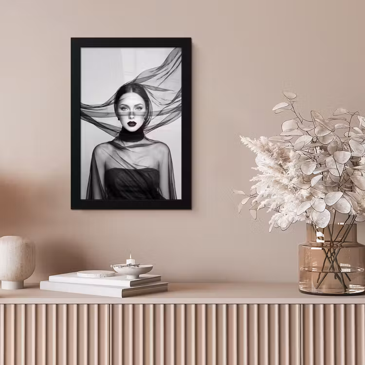 Poster met lijst - Vrouw - Sluier - Portret - Zwart - Wit - Elegant — 5