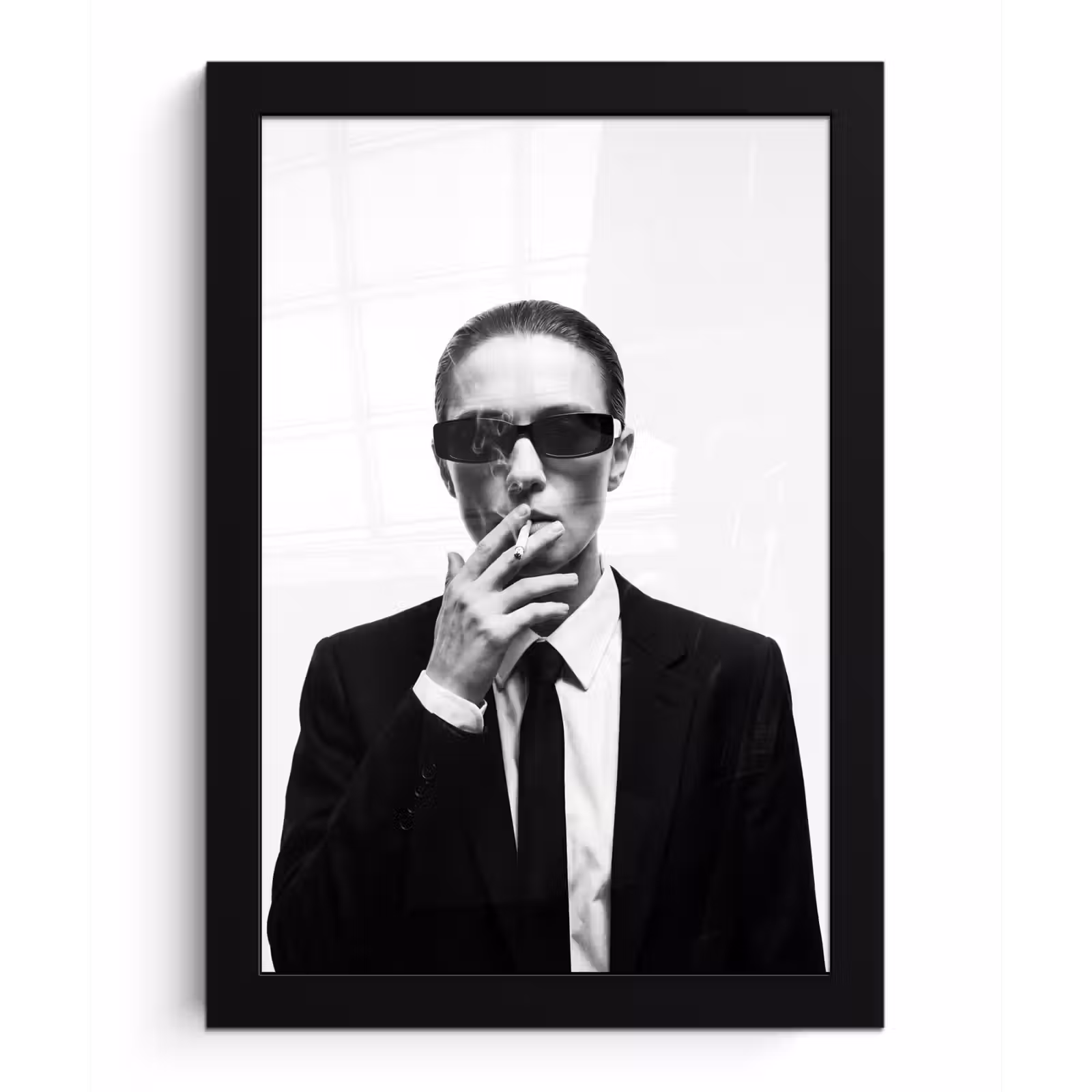 Poster met lijst - Portret - Pak - Roken - Zwart - Wit - Stoer — 1