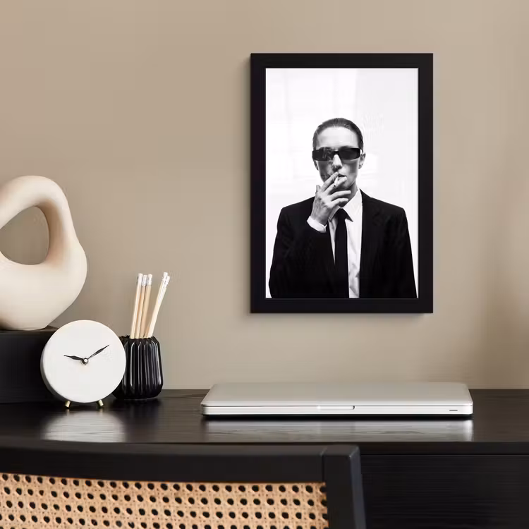 Poster met lijst - Portret - Pak - Roken - Zwart - Wit - Stoer — 2