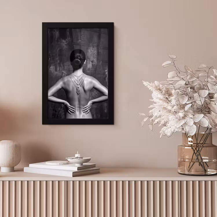 Poster met lijst - Rug - Ketting - Portret - Zwart - Wit - Glamour — 5