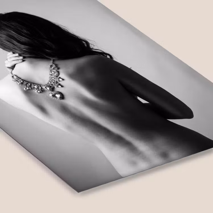 Poster met lijst - Vrouw - Ketting - Fashion - Zwart - Wit — 7