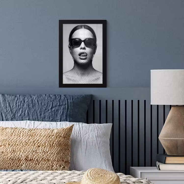 Poster met lijst - Vrouw - Net - Mysterieus - Zwart - Wit — 3