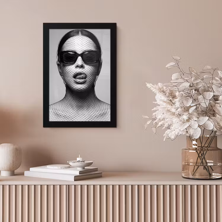 Poster met lijst - Vrouw - Net - Mysterieus - Zwart - Wit — 5