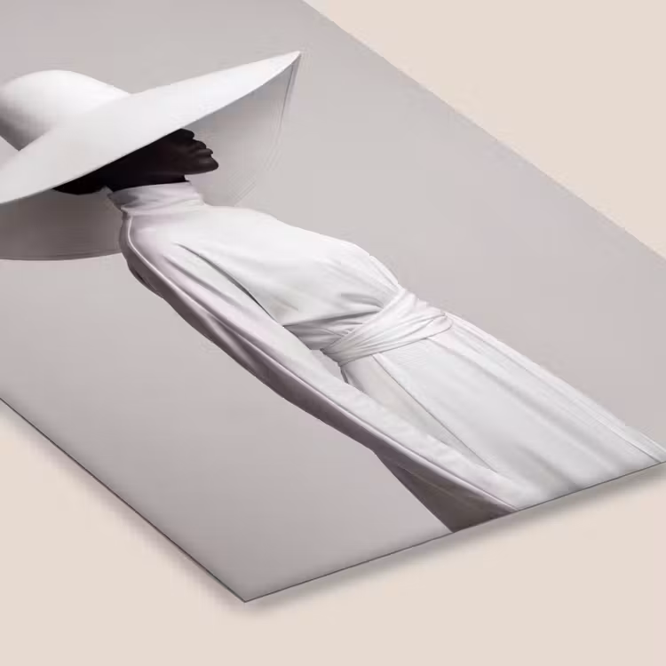 Poster met lijst - Vrouw - Profiel - Hoed - Zwart - Wit - Minimalistisch — 7