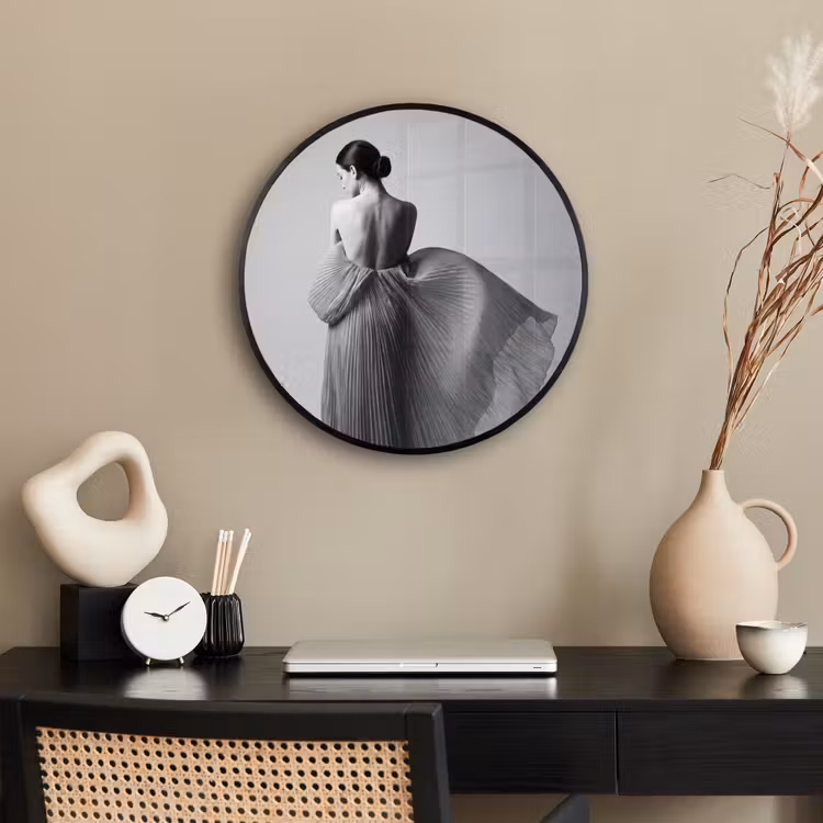 Ronde fotolijst - Vrouw - Rug - Textuur - Zwart - Wit - Elegant — 3