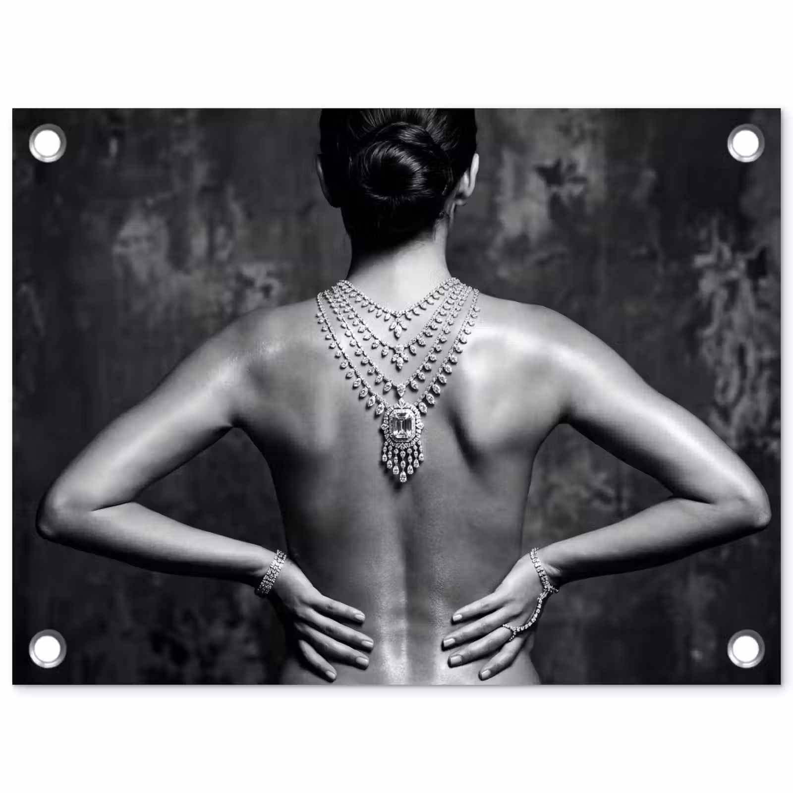Tuinposter - Rug - Ketting - Portret - Zwart - Wit - Glamour — 1