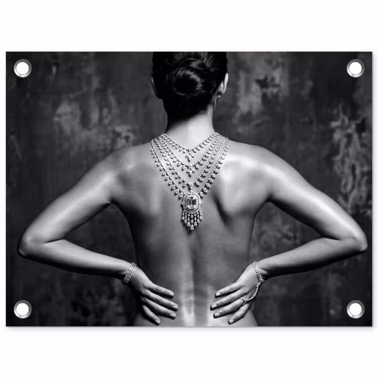 Tuinposter - Rug - Ketting - Portret - Zwart - Wit - Glamour — 1