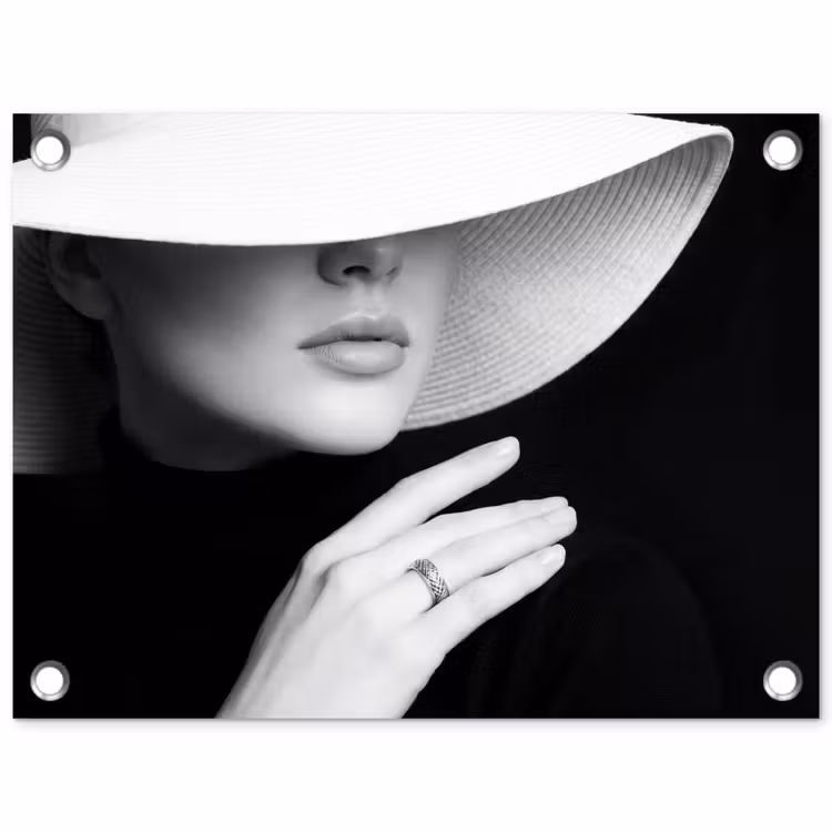 Tuinposter - Vrouw - Hoed - Hand - Zwart - Wit - Klassiek — 1