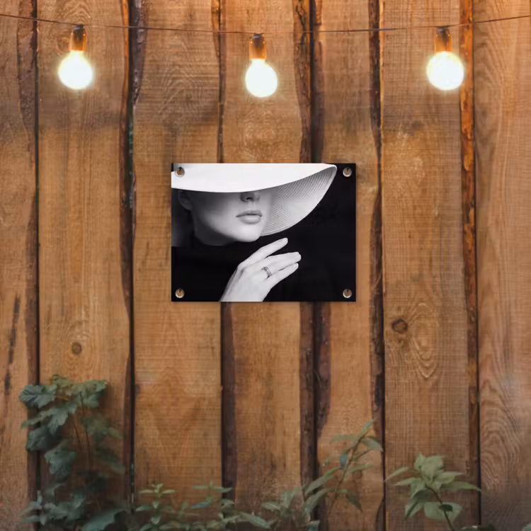 Tuinposter - Vrouw - Hoed - Hand - Zwart - Wit - Klassiek — 2