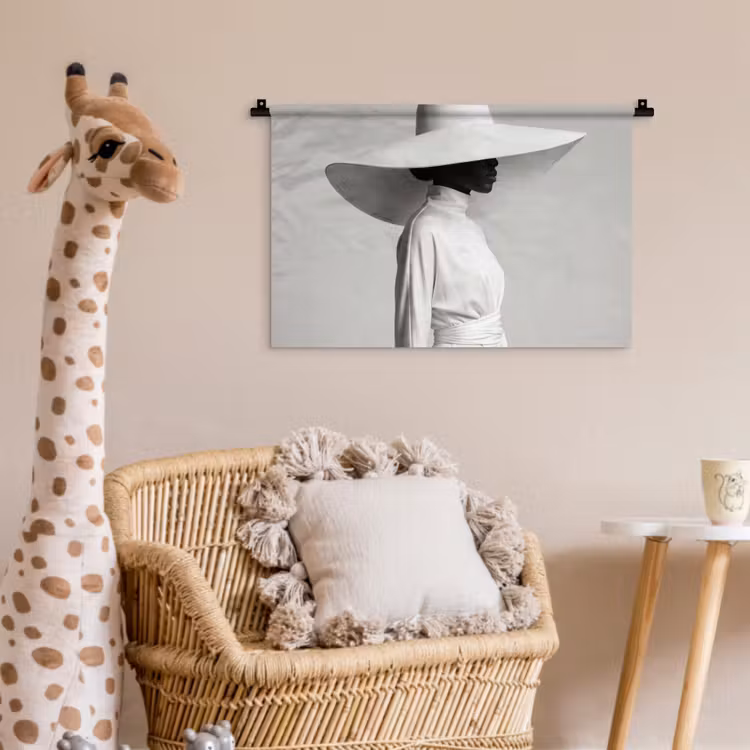 Wandkleed - Vrouw - Profiel - Hoed - Zwart - Wit - Minimalistisch — 5