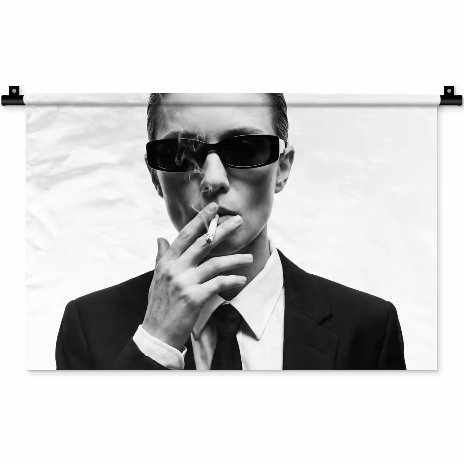 Wandkleed - Portret - Pak - Roken - Zwart - Wit - Stoer — 1