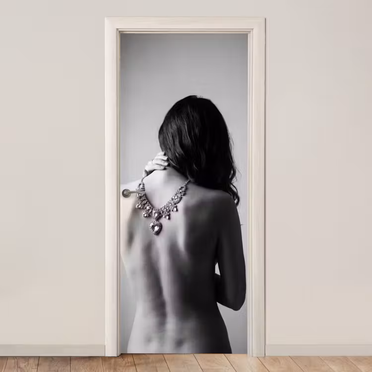 Deursticker - Vrouw - Ketting - Fashion - Zwart - Wit — 1